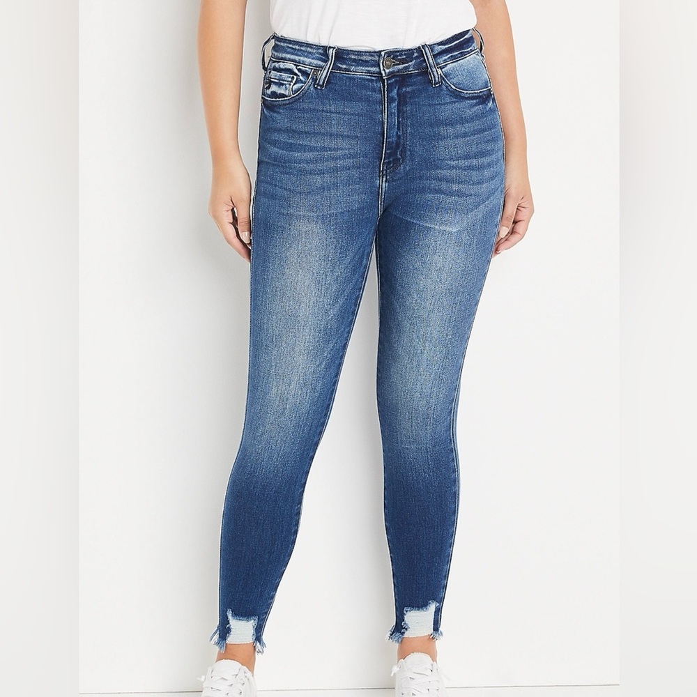 KanCan High Rise Dark Raw Hem Skinny Jeans. Size 25